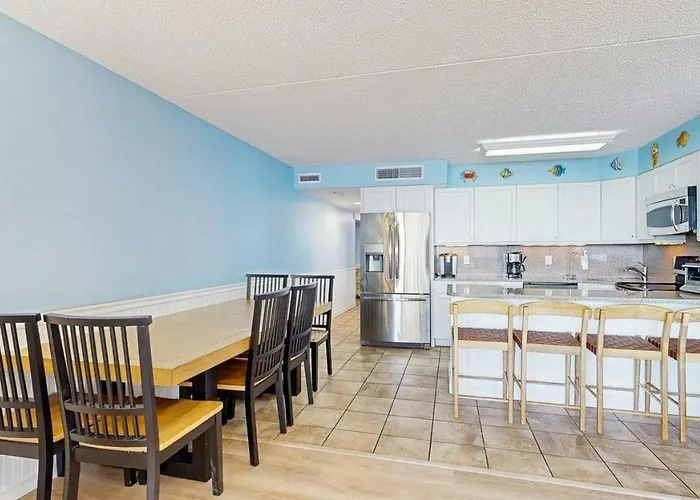 Holiday home Sunny With Balcony Washer & Dryer Pools Gym Sauna & Ac *