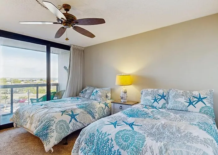Holiday home Sunny With Balcony Washer & Dryer Pools Gym Sauna & Ac *
