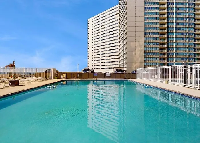 Sunny With Balcony Washer & Dryer Pools Gym Sauna & Ac *